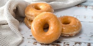 Cara Membuat Donat Glaze Ala Toko Kue Terkenal Rahasia Kelezatan Yang Bisa Anda Buat Di Rumah