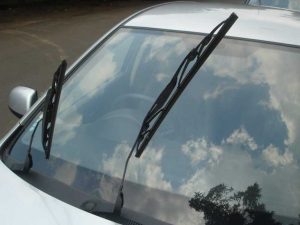 Tips Menjaga Kondisi Karet Wiper Saat Parkir Outdoor Panduan Lengkap Untuk Visibilitas Optimal